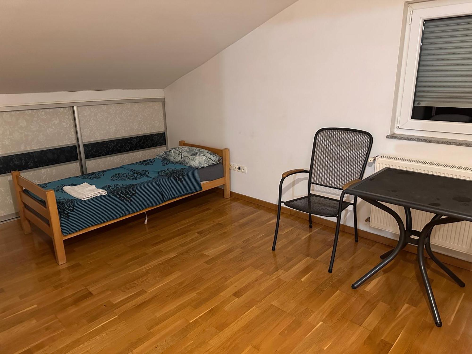 Rooms Near The Airport SJJ Exterior foto