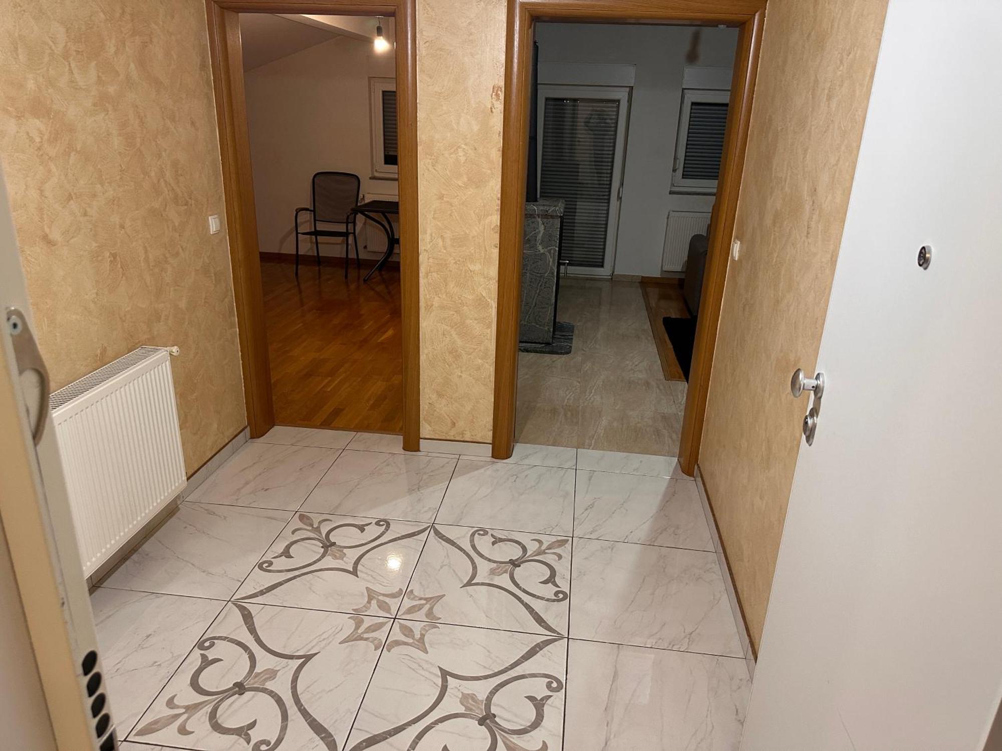 Rooms Near The Airport SJJ Exterior foto